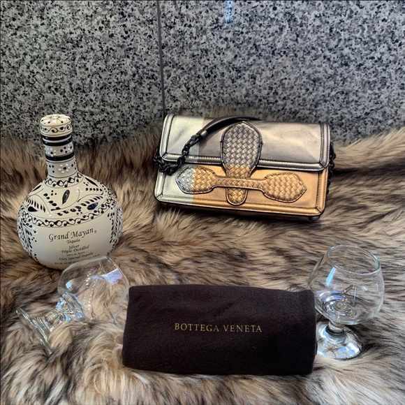 Bottega Veneta - Picture 4 of 17